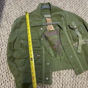 Soft beautiful green Da-Nang crop jacket